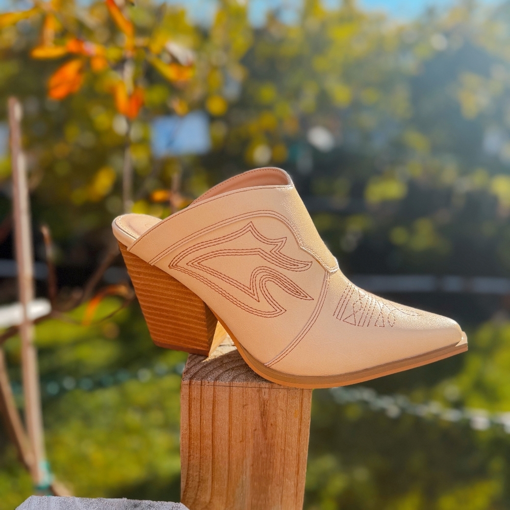Western Boot Mules - Picture 4 of 4